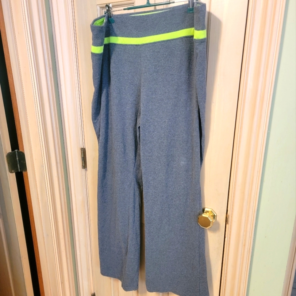 Womens plus sz Avenue sz 18/20 Gray Athletic Lounge Pants lime green accent